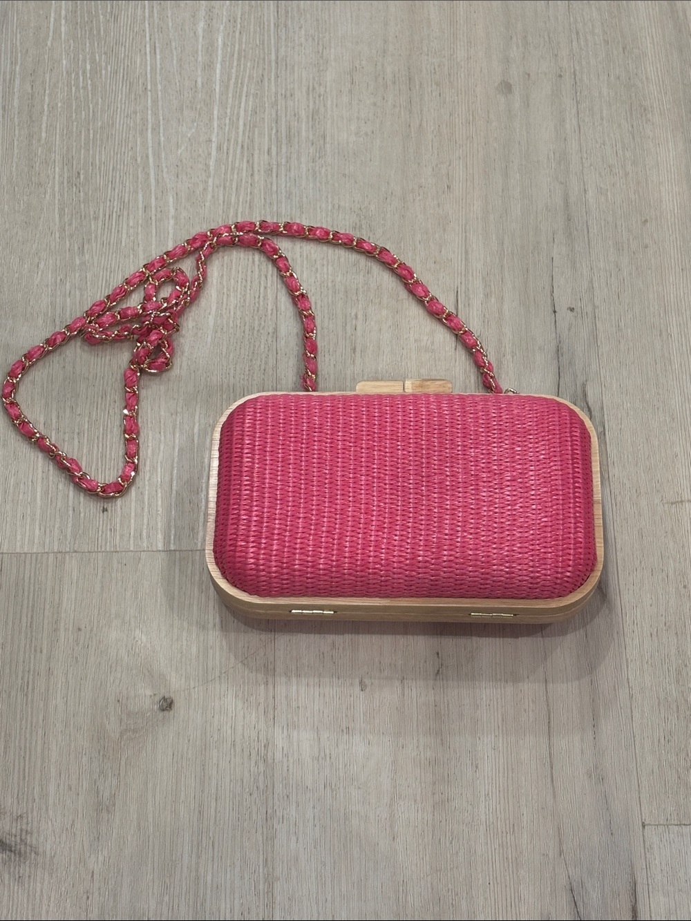 NWT Tommy Bahama Pink Woven and wooden Crossbody Clutch